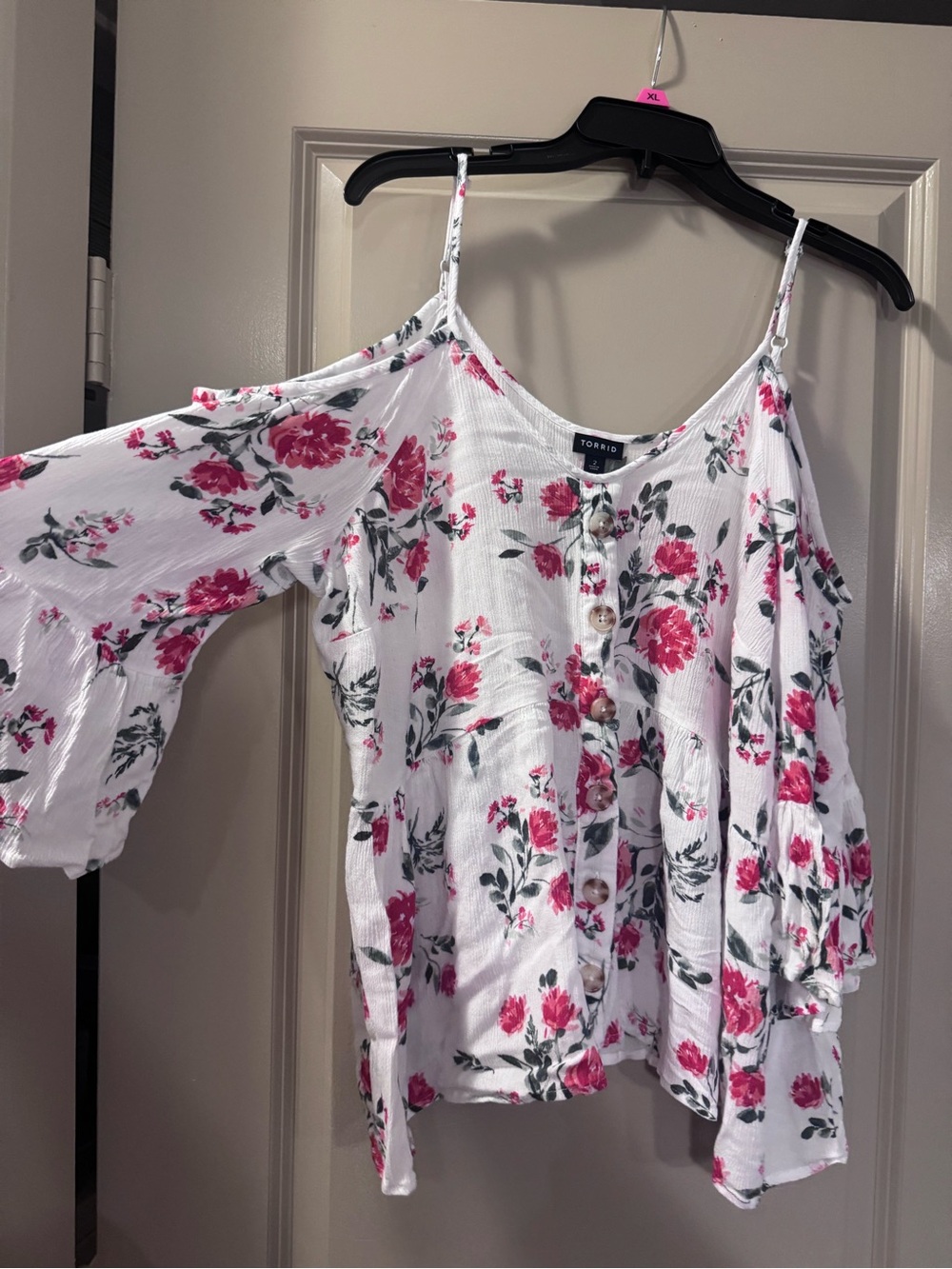 torrid White Floral Cold-Shoulder Button Front Camisole - Pink Rose
